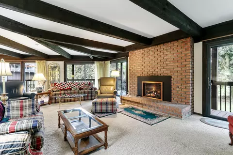 910 Windsor #KK2, Fontana, WI 53125
