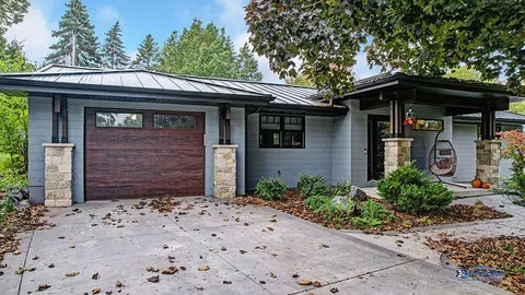 125 Hillcrest, Burlington, WI 53105