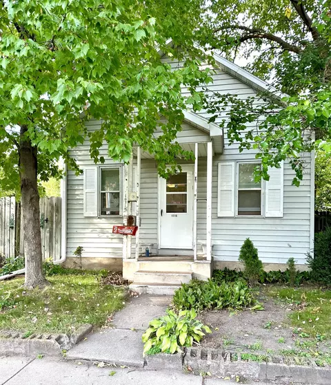 1715 Winnebago, La Crosse, WI 54601