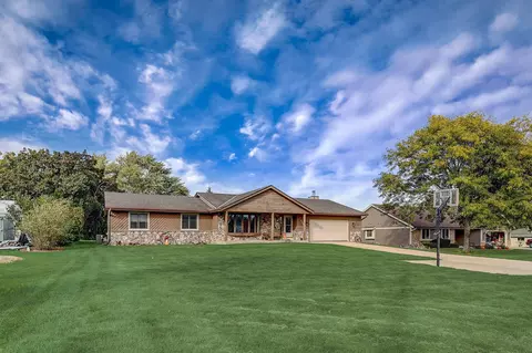 570 E Oakwood, Oak Creek, WI 53154