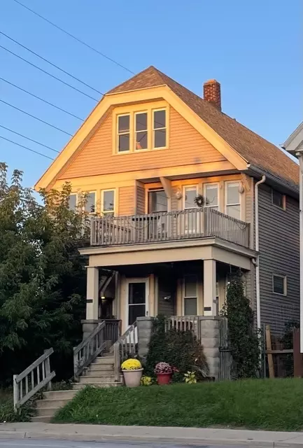 3460 N Holton, Milwaukee, WI 53212