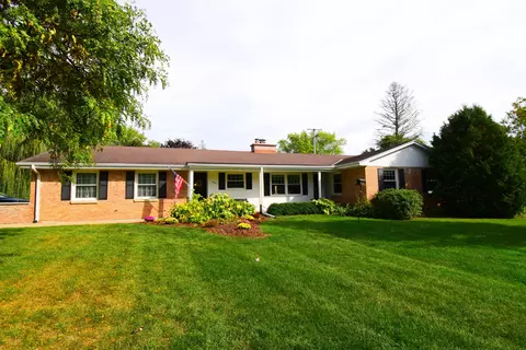 406 Alta Loma, Thiensville, WI 53092