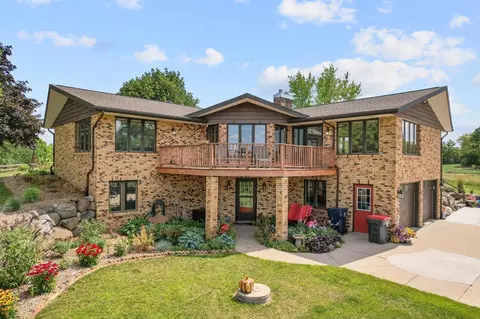w5633 Hoge Road, Koshkonong, WI 53538