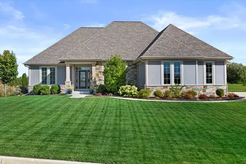 w158n6552 Pawnee, Menomonee Falls, WI 53051