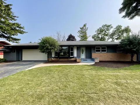 445 W Luebbe, Glendale, WI 53217