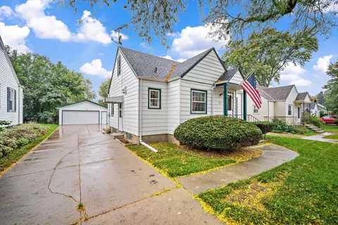 1205 Adelmann, Brookfield, WI 53045