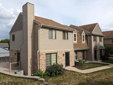348 Willow Grv #H, Pewaukee, WI 53072