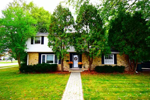 727 Elm, Grafton, WI 53024