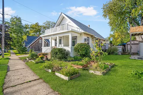 1006 Elm, South Milwaukee, WI 53172