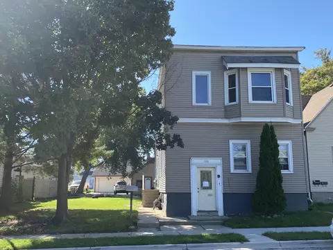 1221 Michigan, South Milwaukee, WI 53172