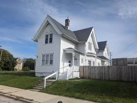1116 N 13th, Milwaukee, WI 53233