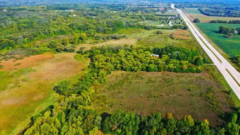 w300s7289 Highway 83, Mukwonago, WI 53149
