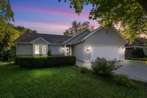 1327 Royal, West Bend, WI 53090