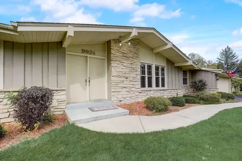 9924 W Conrad, Hales Corners, WI 53130