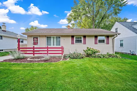 2439 W Alvina, Milwaukee, WI 53221