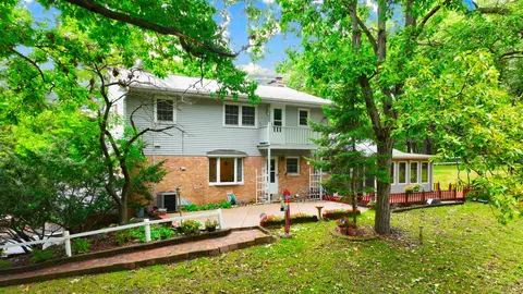 2705 Horseshoe, Hartland, WI 53029