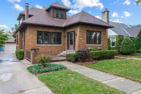 4919 N Idlewild, Whitefish Bay, WI 53217
