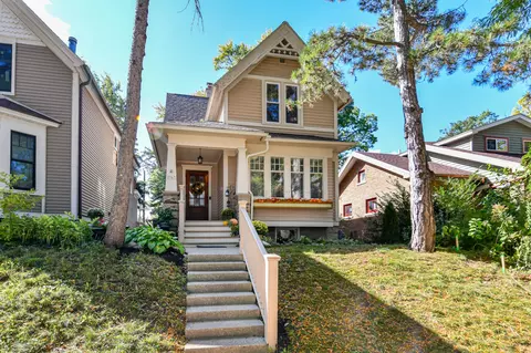 2967 S Wentworth, Milwaukee, WI 53207