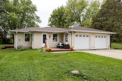 w6284 County Road A, Sugar Creek, WI 53121