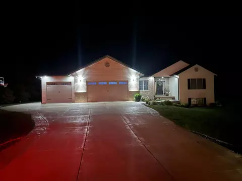 n821 Twin Knolls Drive, Koshkonong, WI 53538