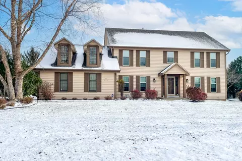 w263n2378 Wilderness, Pewaukee, WI 53072