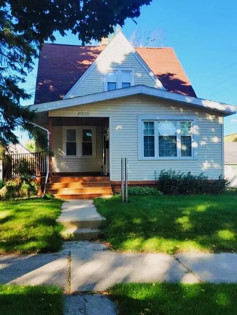 3121 S Nevada, Milwaukee, WI 53207