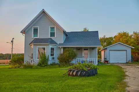 140 State Line, Sharon, WI 53585