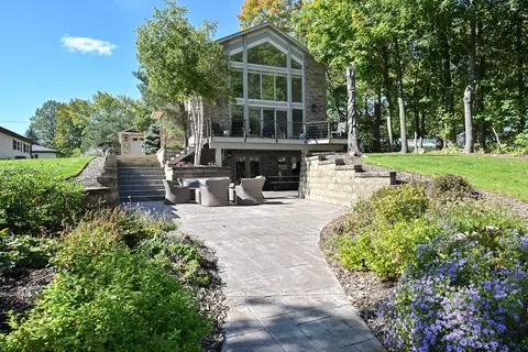 3601 Lake, Burlington, WI 53105