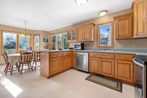 w161n5785 Cheryln, Menomonee Falls, WI 53051