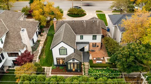 6175 N N Lk, Whitefish Bay, WI 53217