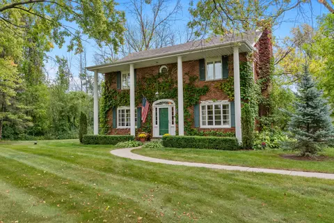 1125 W Heather, River Hills, WI 53217