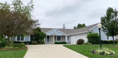 1532 Mackenzie, Oconomowoc, WI 53066