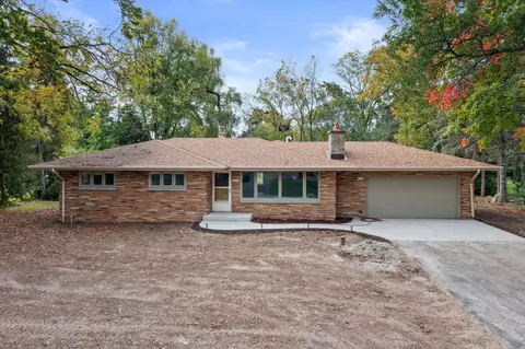 11509 Parkview, Hales Corners, WI 53130