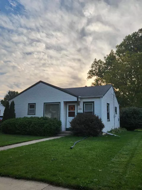 w166n8425 Dardis, Menomonee Falls, WI 53051