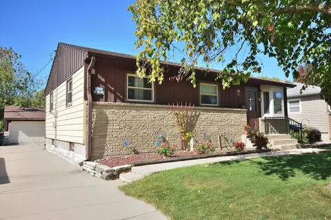 2813 S 98th, West Allis, WI 53227