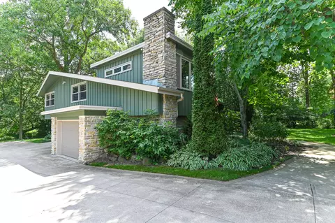 550 Poplar Crk, Brookfield, WI 53045