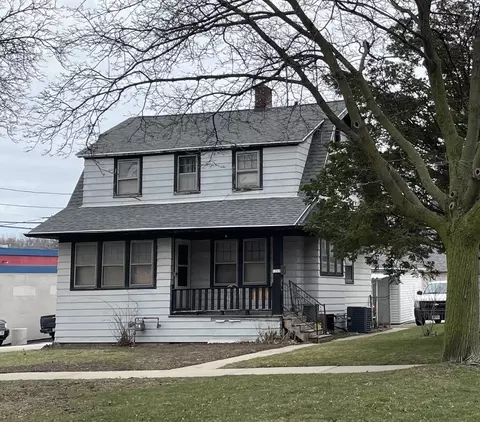 1368 N Hawley, Milwaukee, WI 53208