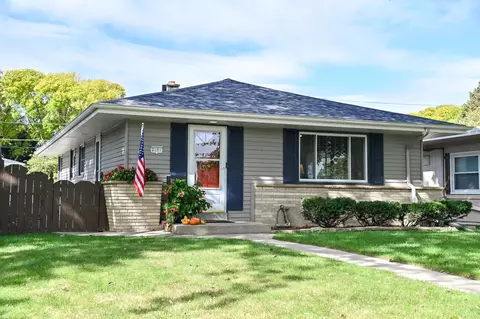 2101 N 116th, Wauwatosa, WI 53226