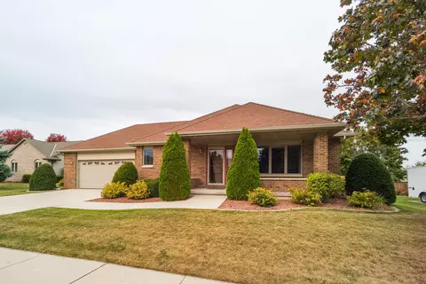4928 Roneta, Manitowoc, WI 54220