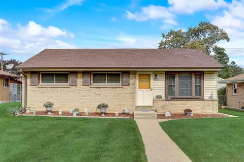 6706 W Howard, Milwaukee, WI 53220