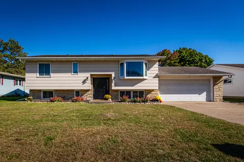 538 Sand Lk, Onalaska, WI 54650
