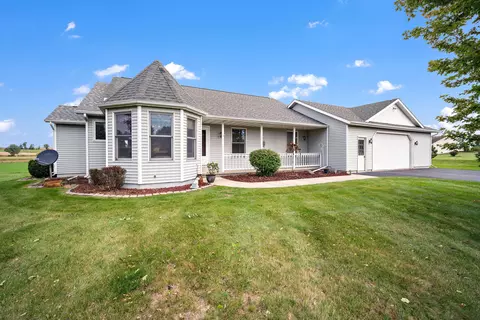 w984 Pond Road, Rubicon, WI 53078
