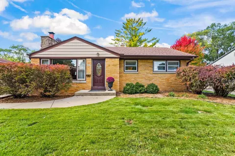 2883 S 94th, West Allis, WI 53227
