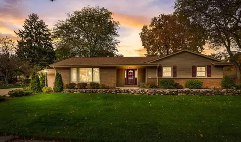 8115 S Mona, Oak Creek, WI 53154