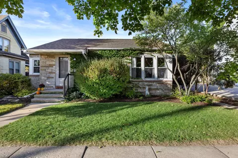 217 S S Pne, Burlington, WI 53105