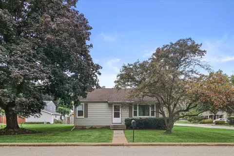 405 Coolidge, Oconomowoc, WI 53066