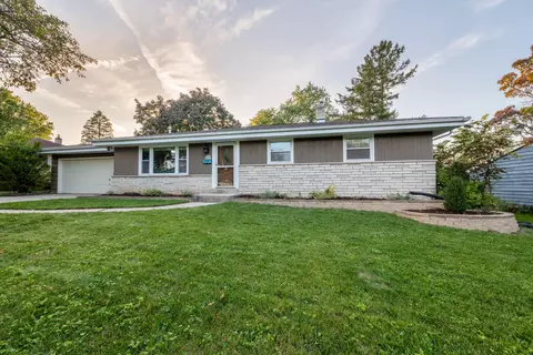 w144n8353 Macarthur, Menomonee Falls, WI 53051