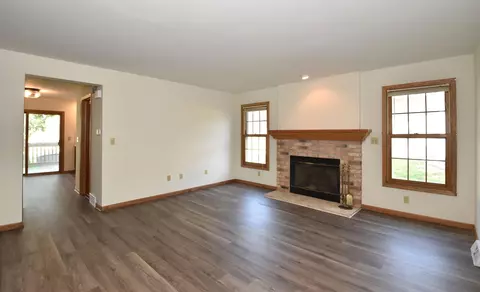 1808 Big Bnd, Waukesha, WI 53189
