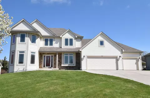 4656 W Devinshire, Franklin, WI 53132