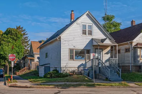 3338 W Pabst, Milwaukee, WI 53215